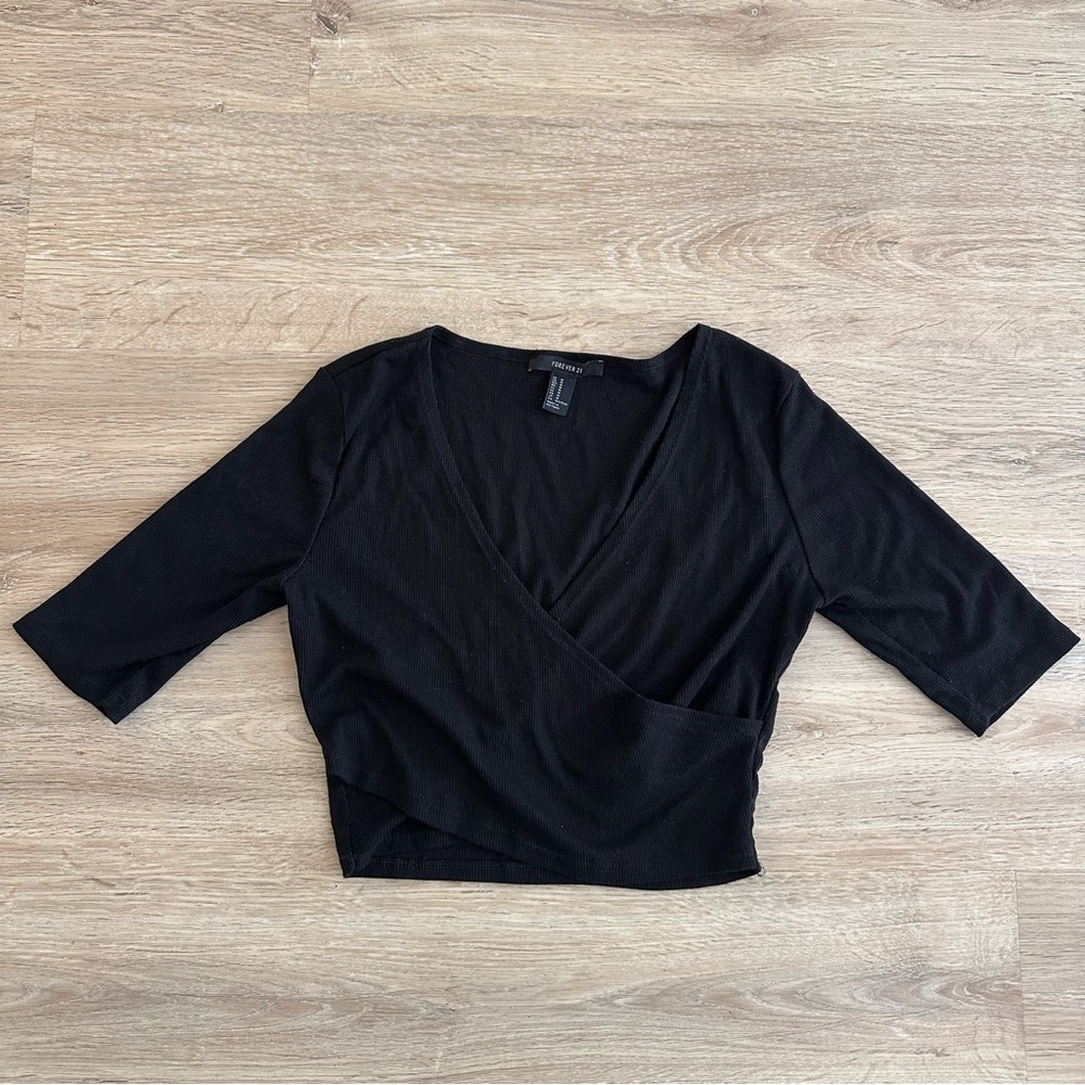 Forever 21 Black V-Neck Crop Top
